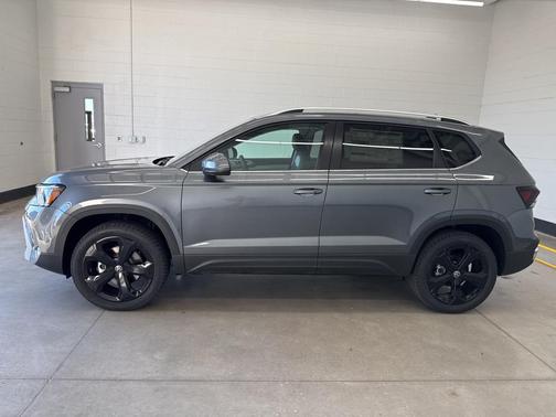 2025 Volkswagen Taos 1.5T SEL