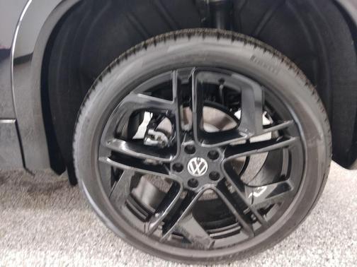 2026 Volkswagen Tiguan 2.0T SE R-Line Black 4MOTION