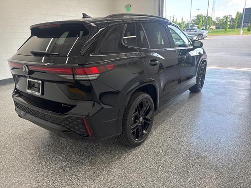 2025 Volkswagen Tiguan 2.0T SE R-Line Black 4MOTION