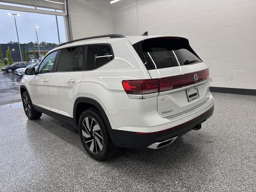 2026 Volkswagen Atlas 2.0T SE w/Technology 4MOTION