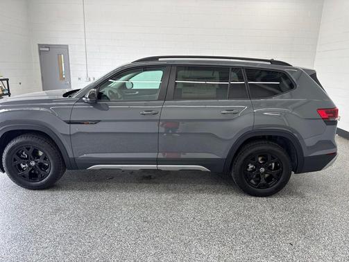 pure gray 2026 Volkswagen Atlas Peak Edition