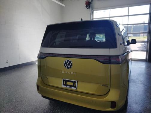 2025 Volkswagen ID. Buzz Pro S Plus with 4MOTION