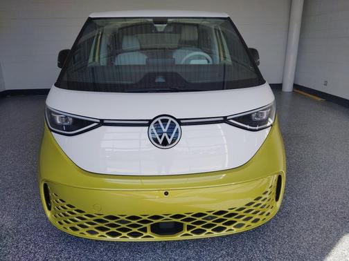 2025 Volkswagen ID. Buzz Pro S Plus with 4MOTION