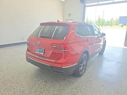 Kings Red Metallic 2024 Volkswagen Tiguan 2.0T SE 4MOTION