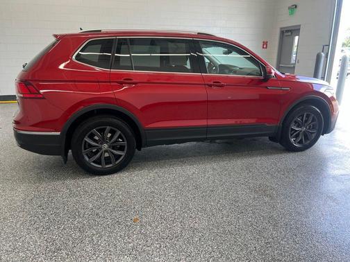 Kings Red Metallic 2024 Volkswagen Tiguan 2.0T SE 4MOTION