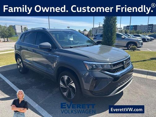 Pure Gray 2024 Volkswagen Taos 1.5T SE