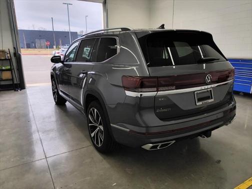 2025 Volkswagen Atlas 2.0T SEL Premium R-Line 4MOTION