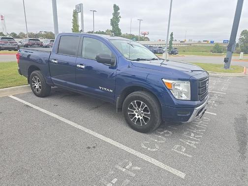 2021 Nissan Titan SV
