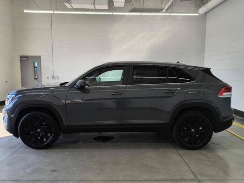 2025 Volkswagen Atlas Cross Sport 2.0T SE w/Technology 4MOTION