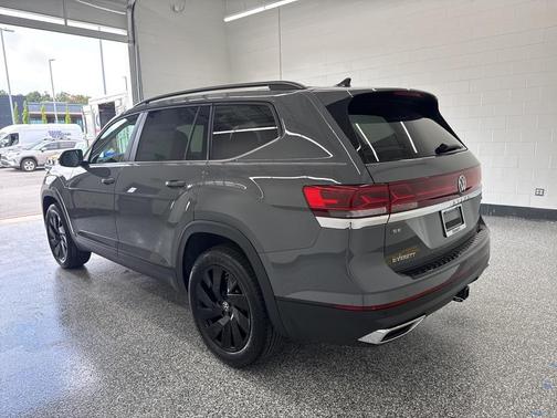 2026 Volkswagen Atlas 2.0T SE w/Technology 4MOTION
