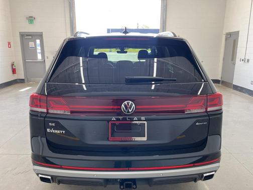 2025 Volkswagen Atlas 2.0T Peak Edition