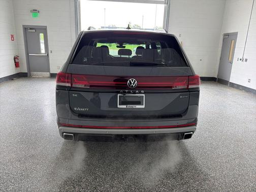 pure gray 2026 Volkswagen Atlas Peak Edition