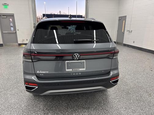 2026 Volkswagen Taos SE