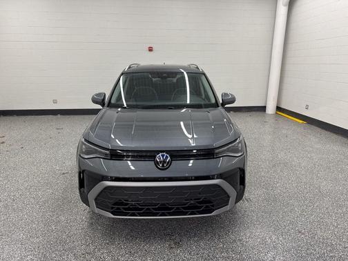 Platinum Gray Metallic 2026 Volkswagen Taos SE