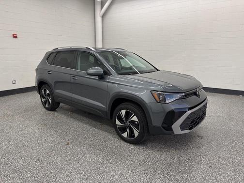 Platinum Gray Metallic 2026 Volkswagen Taos SE