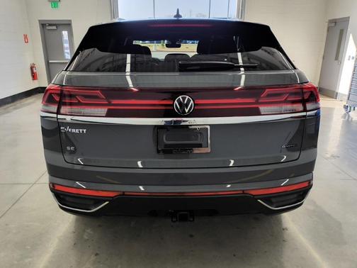 2025 Volkswagen Atlas Cross Sport 2.0T SE w/Technology 4MOTION