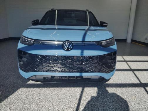 2026 Volkswagen Tiguan 2.0T SE R-Line Black 4MOTION