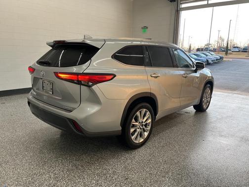 2021 Toyota Highlander Platinum