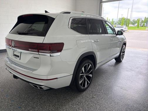 Opal White Pearl 2026 Volkswagen Atlas 2.0T SEL Premium R-Line 4MOTION