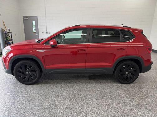 Kings Red Metallic 2024 Volkswagen Taos 1.5T SEL