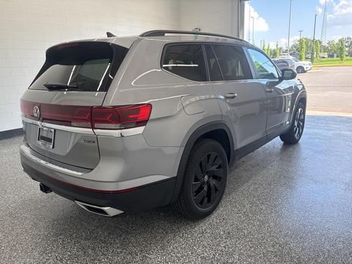2026 Volkswagen Atlas 2.0T SE w/Technology 4MOTION