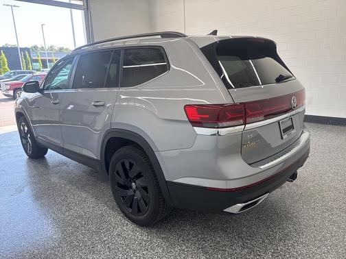 2026 Volkswagen Atlas 2.0T SE w/Technology 4MOTION