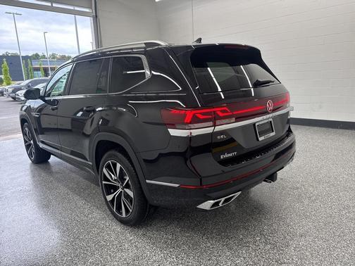 2026 Volkswagen Atlas 2.0T SEL Premium R-Line 4MOTION