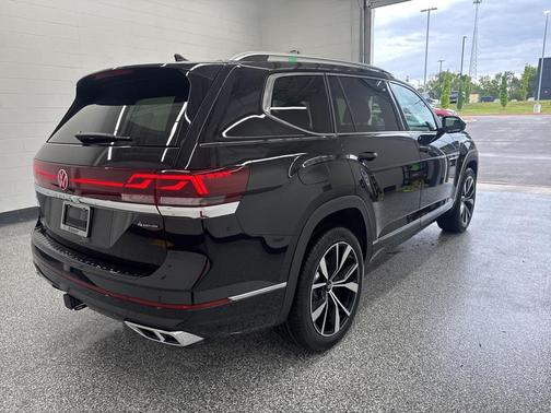 2026 Volkswagen Atlas 2.0T SEL Premium R-Line 4MOTION