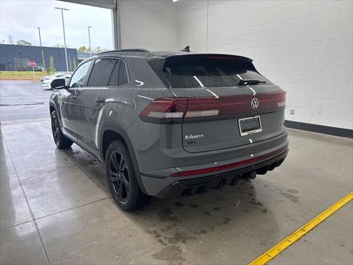 2025 Volkswagen Atlas Cross Sport 2.0T SEL