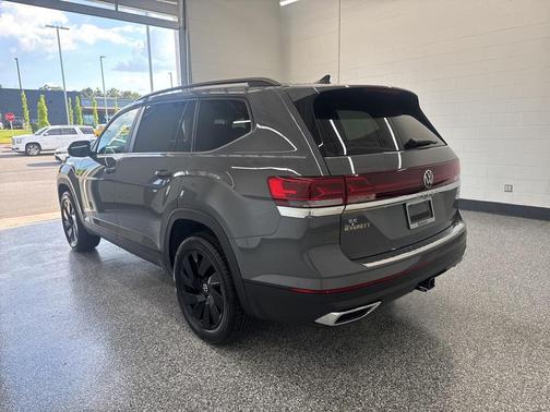 2026 Volkswagen Atlas 2.0T SE w/Technology 4MOTION