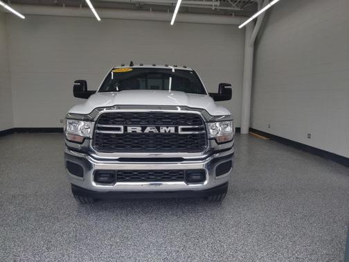 2024 RAM 2500 Tradesman Crew Cab 4x4 6'4' Box