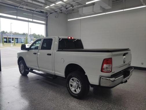 2024 RAM 2500 Tradesman Crew Cab 4x4 6'4' Box