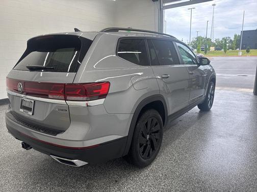 2026 Volkswagen Atlas 2.0T SE w/Technology 4MOTION