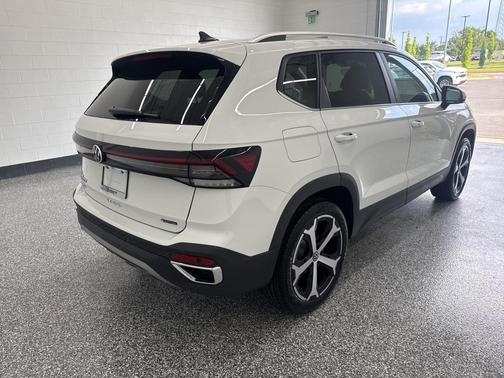2025 Volkswagen Taos 1.5T SEL