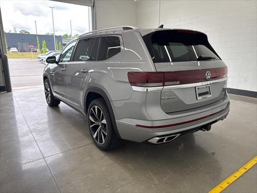 2025 Volkswagen Atlas 2.0T SEL Premium R-Line 4MOTION
