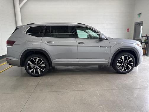 2025 Volkswagen Atlas 2.0T SEL Premium R-Line 4MOTION