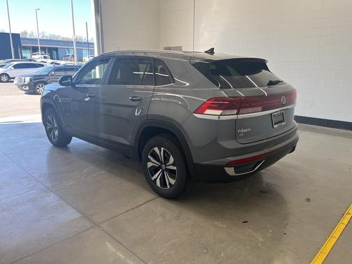 2025 Volkswagen Atlas Cross Sport 2.0T SE