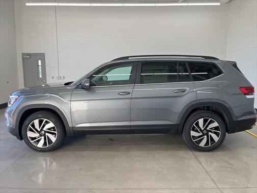 2025 Volkswagen Atlas 2.0T SE w/Technology 4MOTION