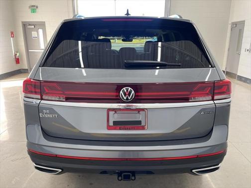 2025 Volkswagen Atlas 2.0T SE w/Technology 4MOTION