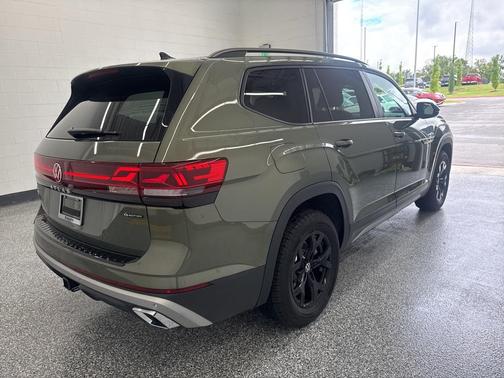 2026 Volkswagen Atlas 2.0T Peak Edition