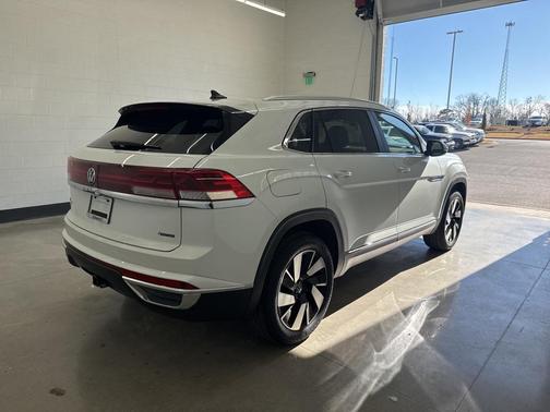 2025 Volkswagen Atlas Cross Sport 2.0T SEL