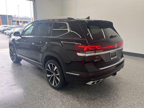 2026 Volkswagen Atlas 2.0T SEL Premium R-Line 4MOTION