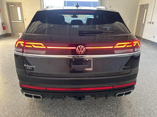 deep black pearl 2026 Volkswagen Atlas Cross Sport 2.0T SEL Premium