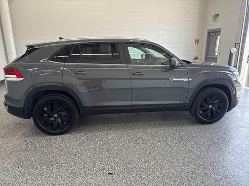 pure gray 2026 Volkswagen Atlas Cross Sport 2.0T SE w/Technology 4MOTION