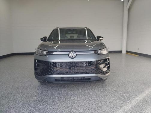 2026 Volkswagen Tiguan 2.0T SE R-Line Black 4MOTION