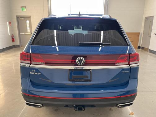 2025 Volkswagen Atlas 2.0T SE w/Technology 4MOTION