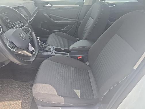 Pure White 2024 Volkswagen Jetta 1.5T S