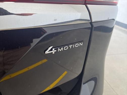 2025 Volkswagen Atlas 2.0T SE w/Technology 4MOTION