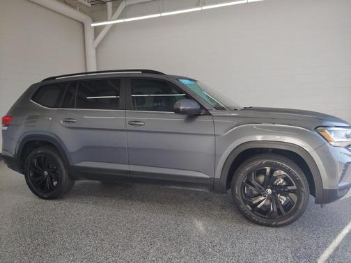 2022 Volkswagen Atlas 3.6L SE w/Technology