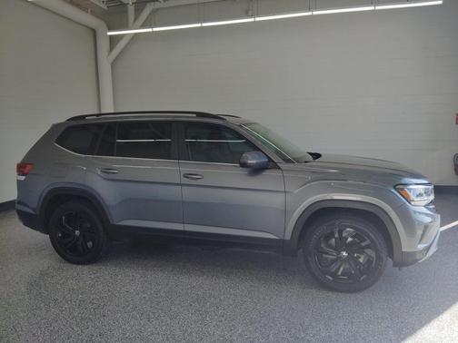 2022 Volkswagen Atlas 3.6L SE w/Technology